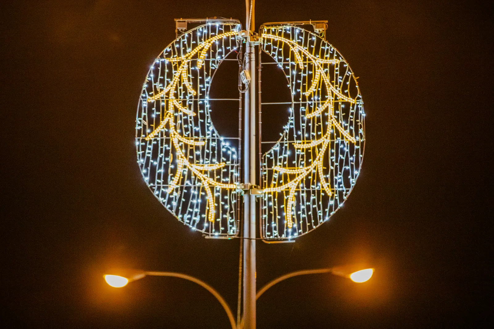 Motif de candélabre sur mât existant