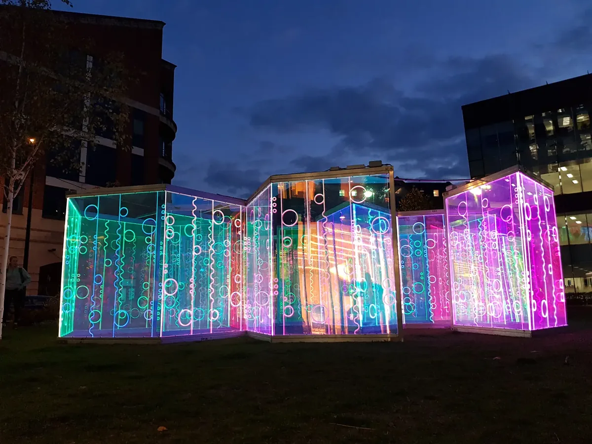 Labyrinthes et installations immersives