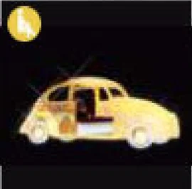 Voiture coccinelle dorée