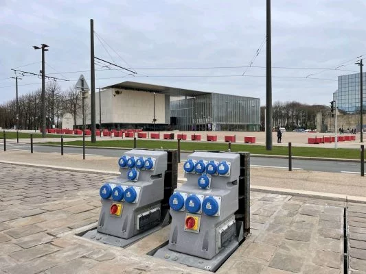 Bornes escamotables Escaflux E69 sorties, place du Jet d'Eau au Mans